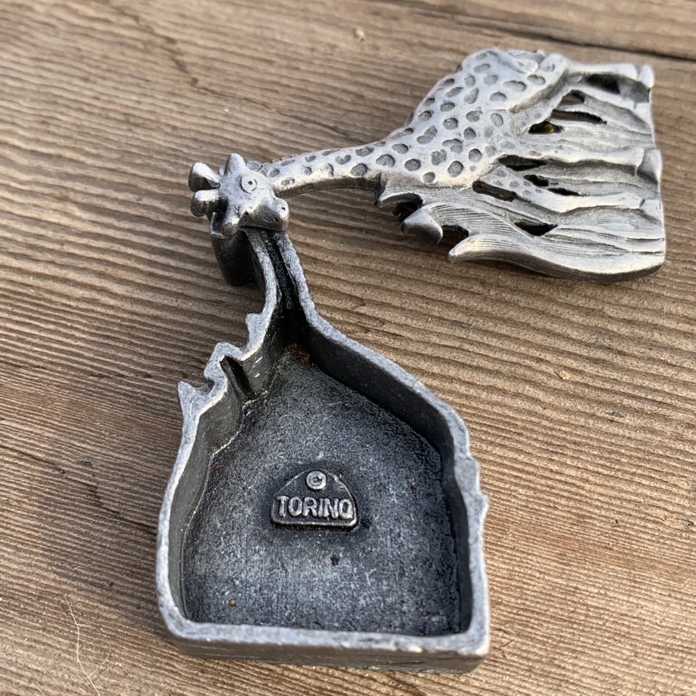 Pewter Giraffe Pin/Box - Picture 4 of 6
